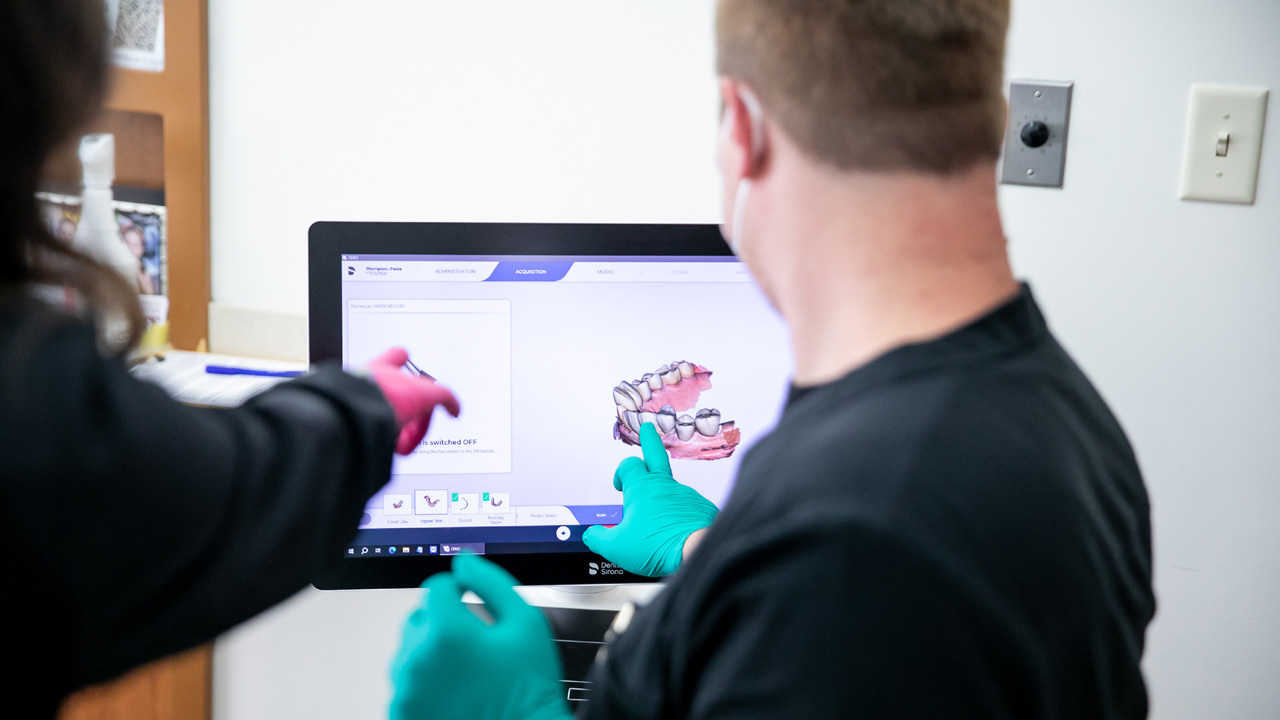 The Benefits of Custom Dental Implants Over Traditional Dentures